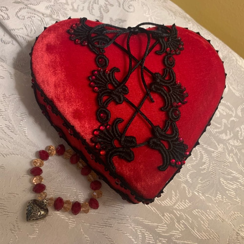 Crystal & Sterling Bracelet & Red Velvet Heart Container - Picture 2 of 5